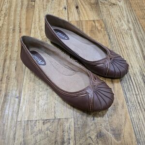 Michelle D Brown Leather Flats